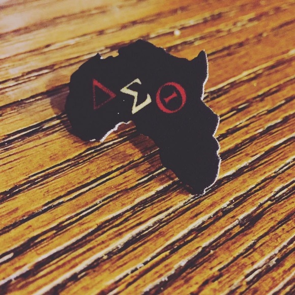'Delta Roots' - Lapel Pin - Picture 1 of 1
